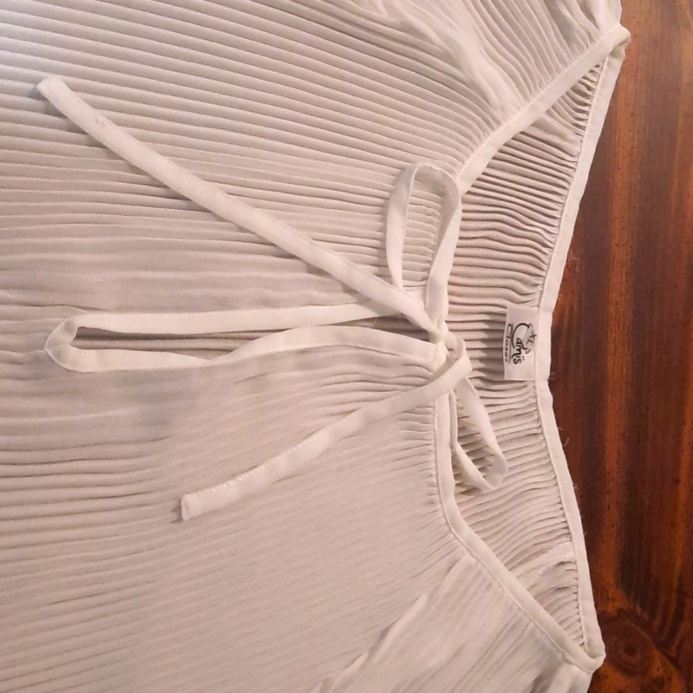Cold shoulder top